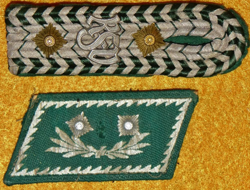 German Customs Official Collar Tab & Shoulder Board Set