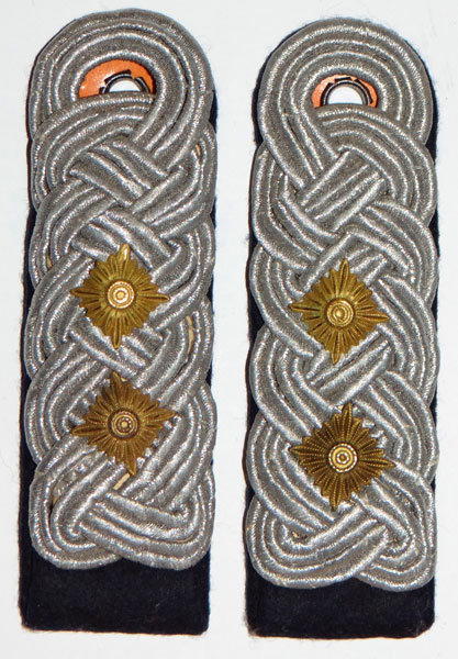 Kriegsmarine "Kapitan zur See/ Kommodore" Shoulder Boards Kriegsmarine "Kapitan zur See/ Kommodore" Shoulder Boards