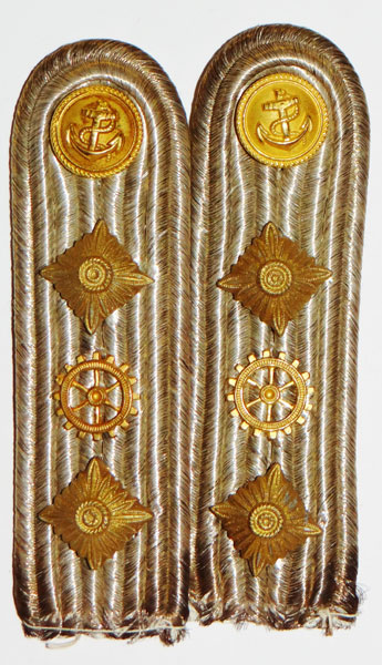 Kriegsmarine "Kapitanleutnant" Engineering Career Shoulder Boards Kriegsmarine "Kapitanleutnant" Engineering Career Shoulder Boards