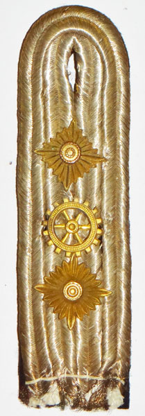 Kriegsmarine "Kapitanleutnant" Shoulder Board with Engineering Career Insignia Kriegsmarine "Kapitanleutnant" Shoulder Board with Engineering Career Insignia