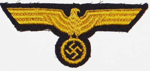 Kriegsmarine "Kapitanleutnant" Shoulder Board with Defensive Ordnance Career Insignia