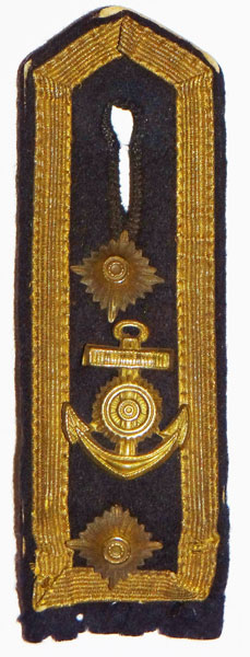 Kriegsmarine Oberfeldwebel Shoulder Board with Engine Personnel Career Insignia Kriegsmarine Oberfeldwebel Shoulder Board with Engine Personnel Career Insignia