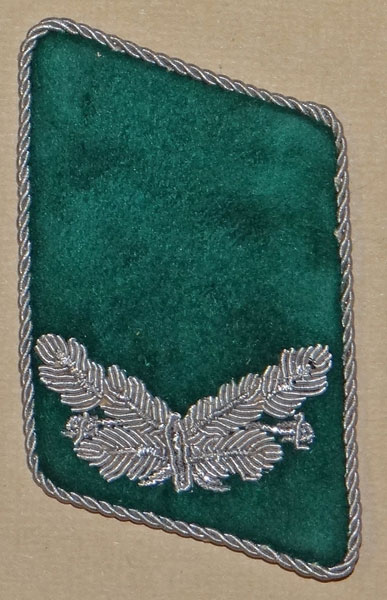 Luftwaffe Official of Medium Grade Career Collar Tab