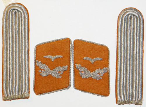 Luftwaffe Leutnant of SIGNAL Troops Tabs & Shoulder Boards SET