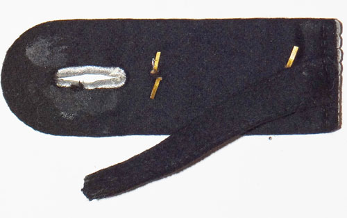 Luftwaffe Hauptmann Shoulder Board with Black Underlay