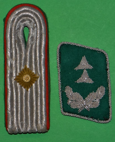 Luftwaffe Officials Oberleutnant Collar Tab & Shoulder Board Set