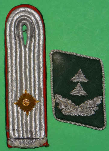Luftwaffe Officials Oberleutnant Collar Tab & Shoulder Board Set