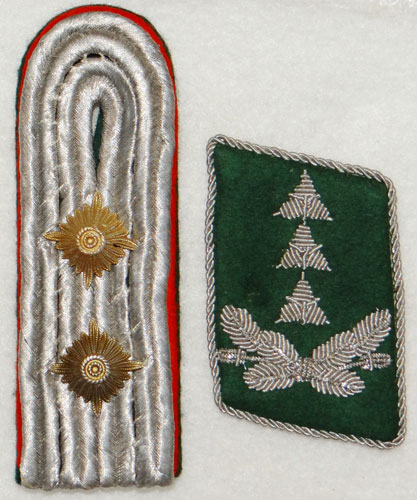 Luftwaffe Officials Hauptmann Tab & Board Set