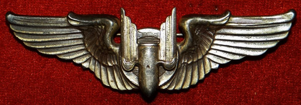 WW II "Aerial Gunner" 3 inch Pin Back Wing