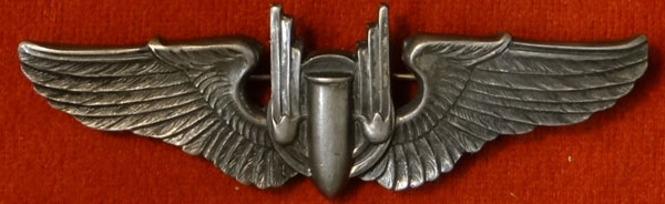 WW II "Aerial Gunner" 3 inch Pin Back Wing