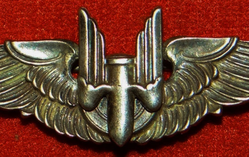 WW II "Aerial Gunner" 2 inch Pin Back Wing by "AMICO"