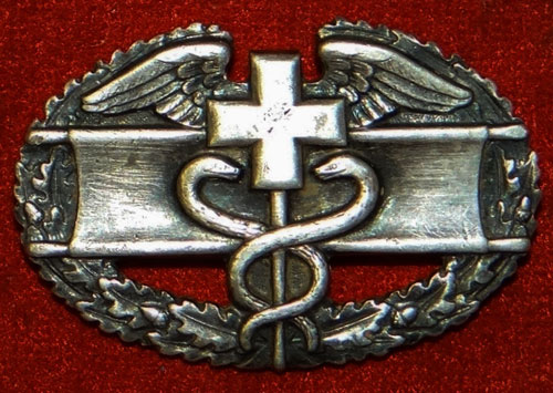 WW II Sterling Pin Back "COMBAT MEDICAL" Badge