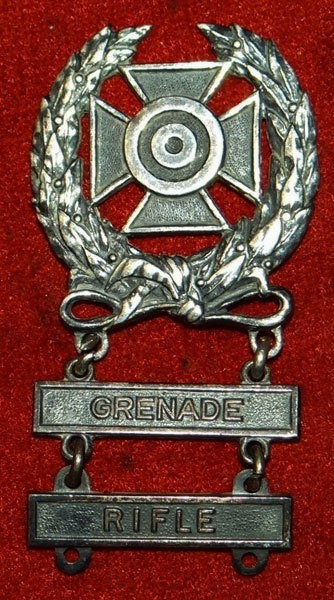 Korean & Vietnam War Period "EXPERT" Marksmanship Badge with Two Bars