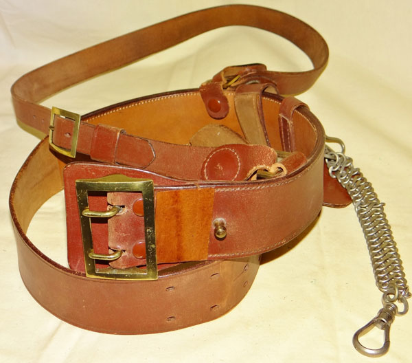 WW II U.S. Army Officers Sam Brown Belt with Cross Strap and Sword Hanger