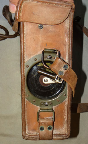 WW II U.S. Field Telephone Type EE-8-B