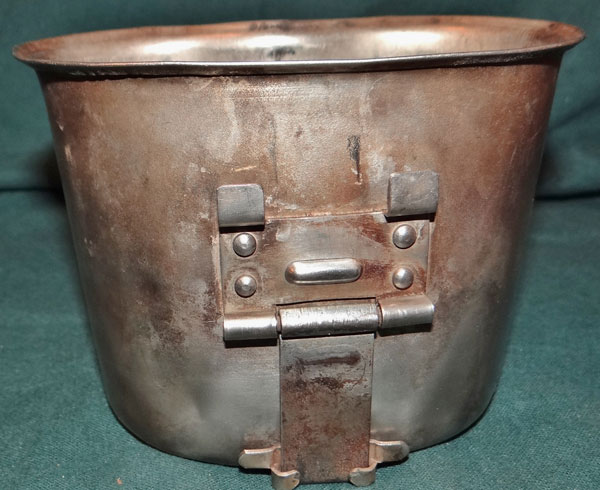 U.S. WW II M-1910/42 Canteen Cup U.S. WW II M-1910/42 Canteen Cup