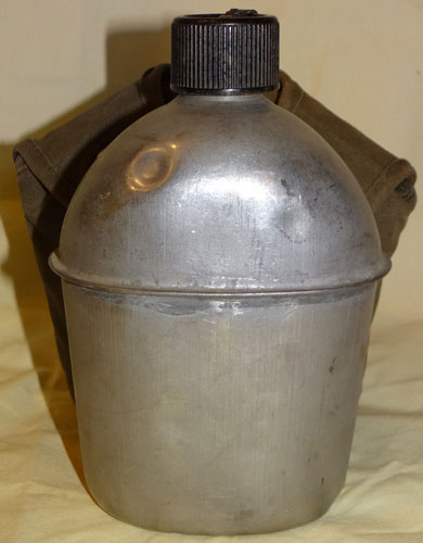 WW II U.S. M-1910 Canteen