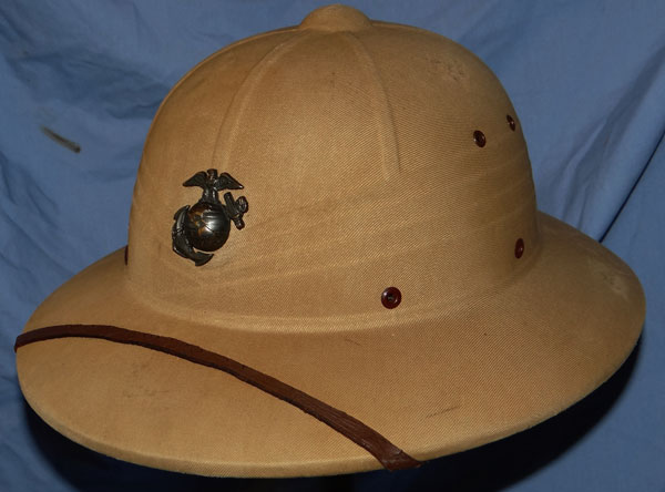 WW II U.S. Marine Tan Fiber Sun Helmet by "Hawley"