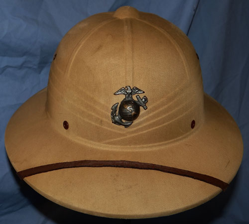 WW II U.S. Marine Tan Fiber Sun Helmet by "Hawley"
