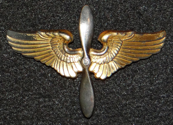 WW II U.S. Army Aviation Cadet Visor Hat Insignia WW II U.S. Army Aviation Cadet Visor Hat Insignia