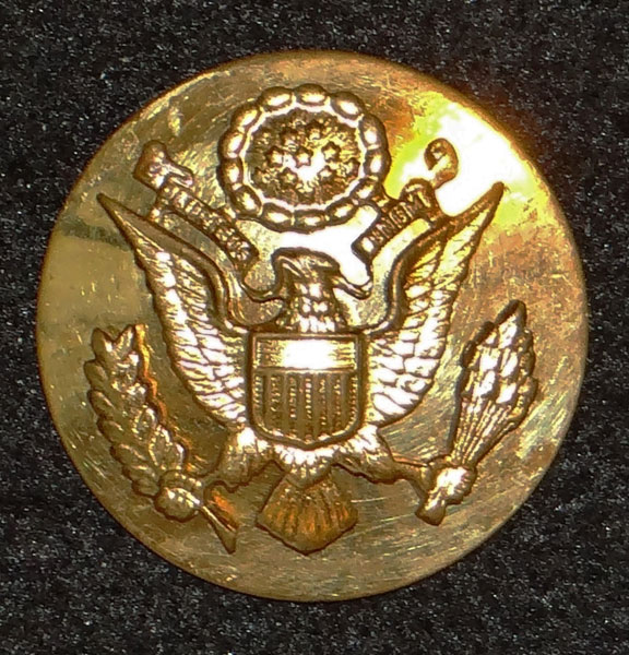 WW II U.S. Army Enlisted Visor Hat Insignia