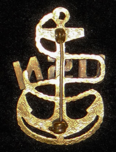 WW II U.S. Navy Chief Petty Officer Visor Hat Insignia
